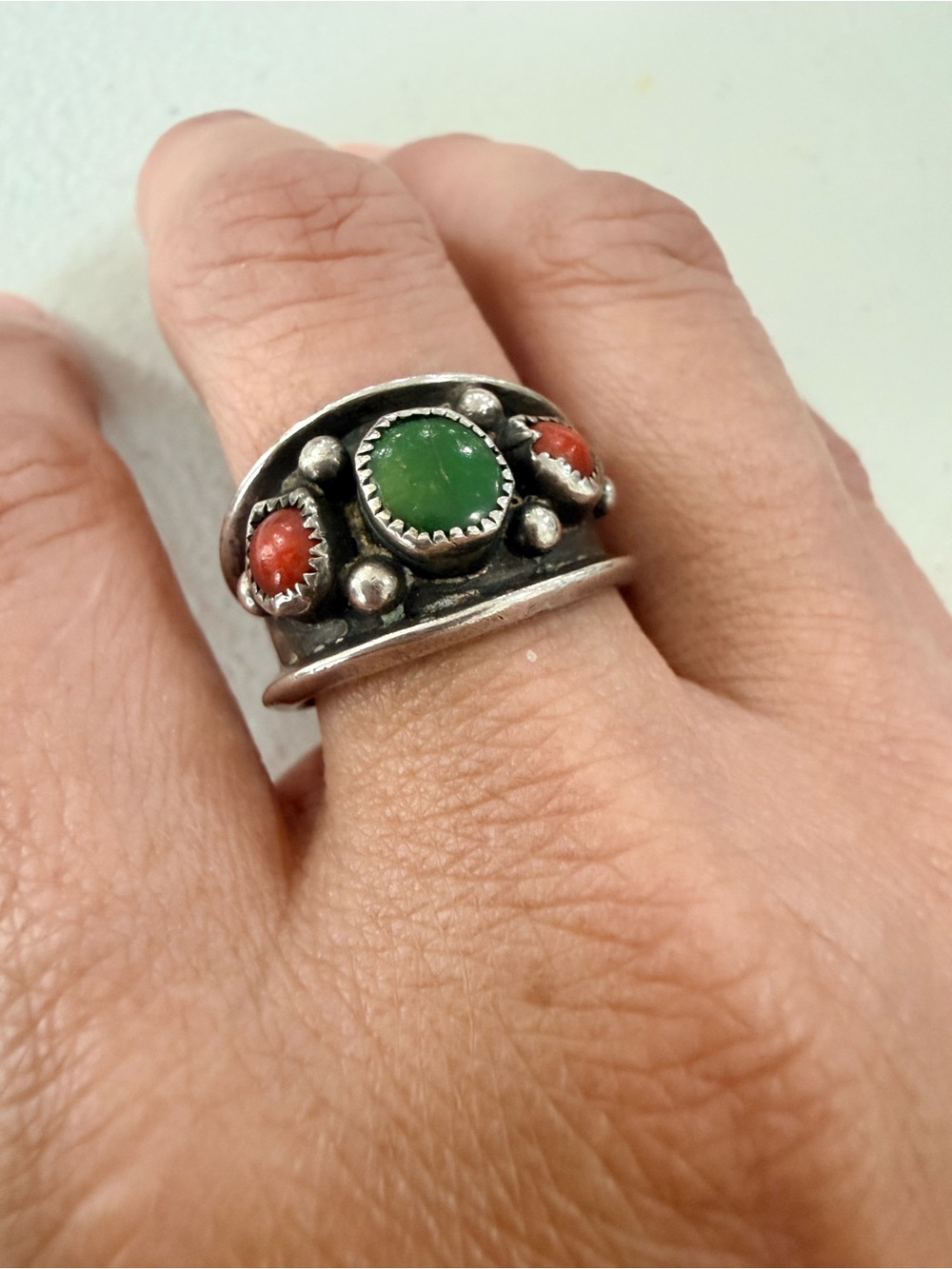 Vntg Sterling Silver Green Jade & Red Coral Accent Statement Ring